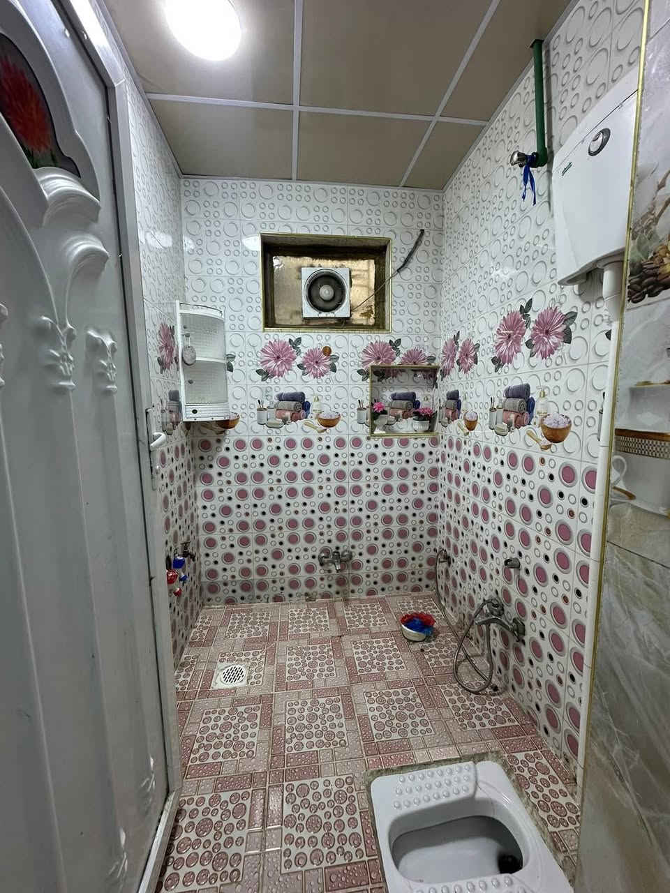 دار للبيع
مساحة 80m
طابو ملك صرف
طابق واحد

الموقع الدوره ابو دشير خلف المركز 
عرض الشارع 15mوالرصيف 2m
 
يحتوي على  
مدخلين /طرمه/استقبال/مطبخ حار بارد/خدمات/غرفة نوم/منور

السعر مناسب جداً 

للاستفسار اتصل 
***********
