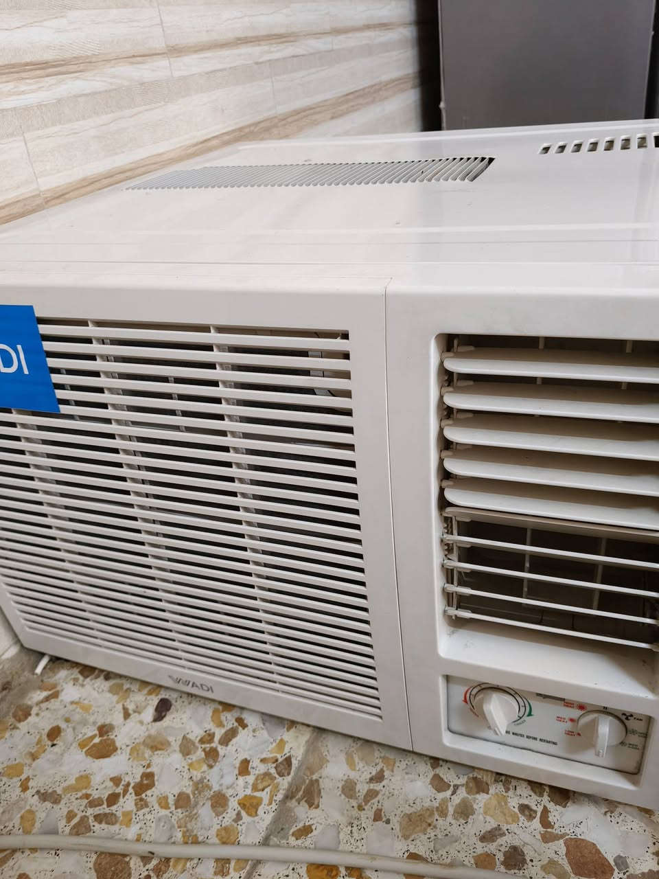 السلام عليكم هذا مكيف 2 طن جديد مستخدم شهرين فقط تجي وتشوف بعينك سعره 300 وبي مجال قرب سيطرة الشعب


**إذا كنت صاحب هذا الإعلان وتريد حذفه لأي سبب، رجاءا أرسل رسالة إلى الدعم الفني**