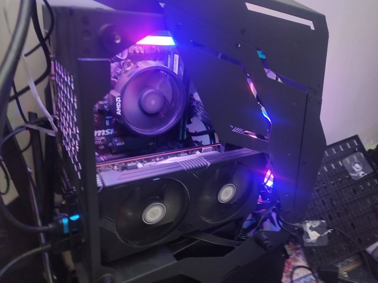 للبيع
b450m msi
ram 8×2 3200mhz
r5 2600
rx 5700 xt 6g
m.2 1tb 7000 mbs r/w
ssd 120Gb
p 650w. 
مع كل الكراتين التجميعه جديدة
ملحقات 
hyper x cloud 2   
attack shark x86He
attack shark x11 
Monitor 4k 180hz ips
easy smx10 
microphone sl40+ 
كلشي بكارتونته يجيك تجميعه جديدة لوك 
السعر قيم بما يرضي الله
*ملاحضه* بس الملحقات صارن 670 الف
لحد يجيني يكلي عارض تجميعه ب670 الف لا هاي بس ملحقات بس اني ماراح ابيعهن بهل سعر الملحقات


**إذا كنت صاحب هذا الإعلان وتريد حذفه لأي سبب، رجاءا أرسل رسالة إلى الدعم الفني**