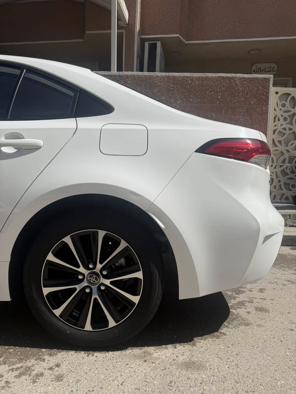 سلام عليكم
كورلا 2024 هايبرد

ماشيه 26 الف   

خواتها اقل شي ماشيات 70 الف

3 انظمة قياده

رادار امامي

مانع تصادم 

تحديد مسار 

مثبت سرعه 

سايد بريك كهرباء 

شاشه ديجتال

مواصفاتها معروفه 

ضررها سطحي كلش بسيط

خشم البنيد بارد بدون صبغ مثل ما موضح بالصوره + رصعتين مستحيل يبينن الا تقرب وجهك عليهن كل هذا اثر ضربة دراجه 

اما من الخلف بارد مثل ما موضح بارد على كد اصبعين بالجاملغ وقبق الجنطه كذلك بارد وتكحيل كلش صغير 

السياره كلش جديده وانضف من الصور تجي وتشوف بعينك الله شاهد ما شايفه فيتر ابد

اكفل كلشي على عدا الذكرتهن والملاحظات

سعرها 137 وبيها مجال كلش حلو 

ارخص سعر بالسوك شوف سوكهن واحكم واني بالخدمه 

بغداد - الشعب 

***********
