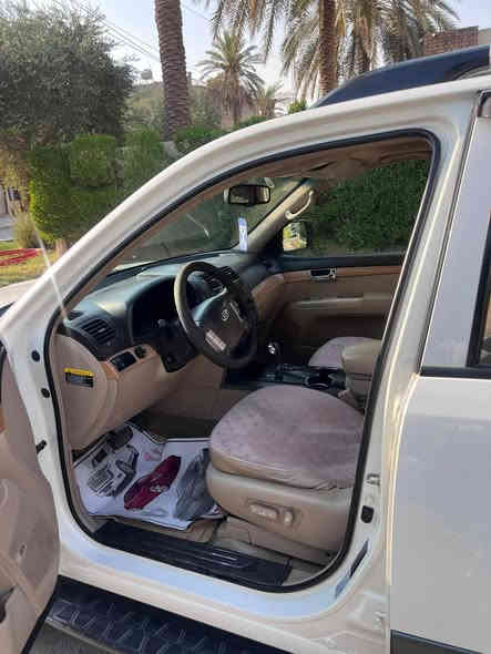 السلام عليكم سيارة للبيع فول مواصفات رقم بغداد انكليزي مميز السيارة هزة جديدة اباسمي 
مكانه بغداد حي العامل سعره 155 وبيه مجال للشراي ويدلل 
السيارة خليجية وليسة وارد 
رقمي 
***********
***********
