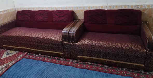 تخم 5قطع 10مقاعد خشبه وسفنجه وقماشه مابي شي نضيف ب 225 وبي مجال شراي خاص عنوان ديوانيه عمارات نسيج ***********
*********** ديوانية
