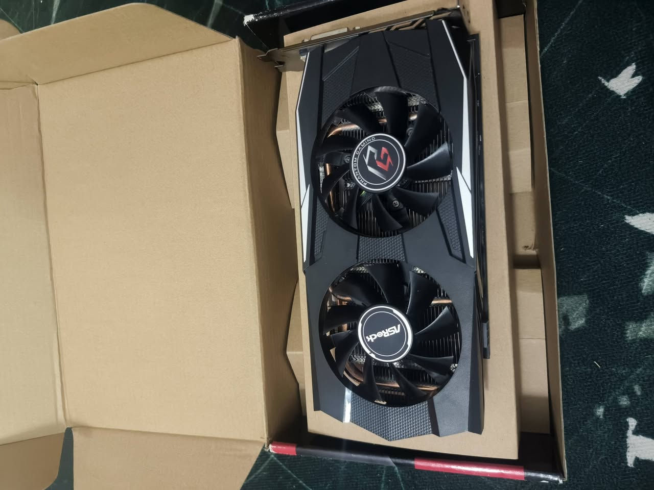 للبيع RX 580 8GB ASRock مستعمل، شغال تمام ومجرب.
مناسب للألعاب والاستخدام اليومي.
السعر: 120,000 دينار قابل للنقاش.
موجود توصيل لجميع المحافظات العراق
للتواصل: ***********
