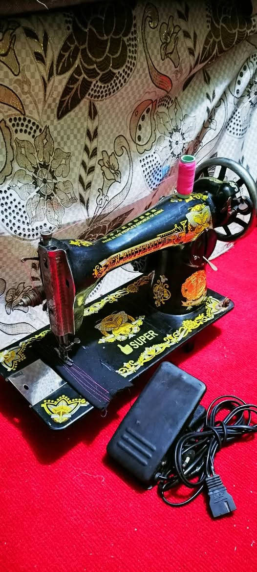 فراشه تخيط جميع الاقمشة سعرها 35
***********)
***********
