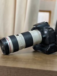 للبيع … 📸 كاميرا كانون 650d نظيفه مع عدسه 200-70 فتحه 1:4  +  عدسه 250...