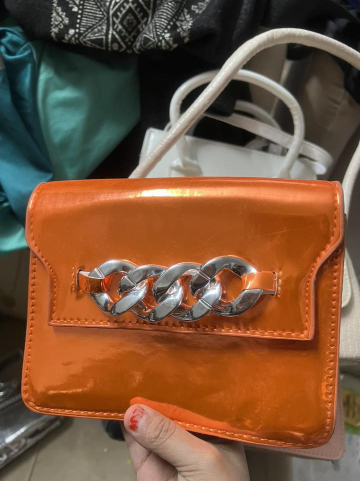 القطعه ب٤


**إذا كنت صاحب هذا الإعلان وتريد حذفه لأي سبب، رجاءا أرسل رسالة إلى الدعم الفني**