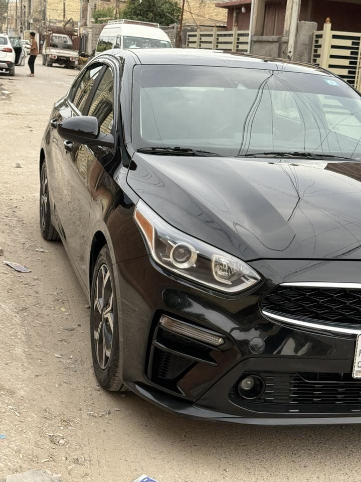 فورتي 21 رقم بغداد نكليزي
ماشيه 50 ميل 
حادث بنيد بارد فقط بدون دواخل بدون صبغ 
صدر امامي خلفي جديد وضع الشركة 
تخم تاير جديد لايت زنون 
شاشه تدعم الكار بلي 
تحديد مسار 
مانع انزلاق 
كروز مثبت 
دوشمه 
سونار داخل المنشور

السعر 138 وبي مجال 

***********
