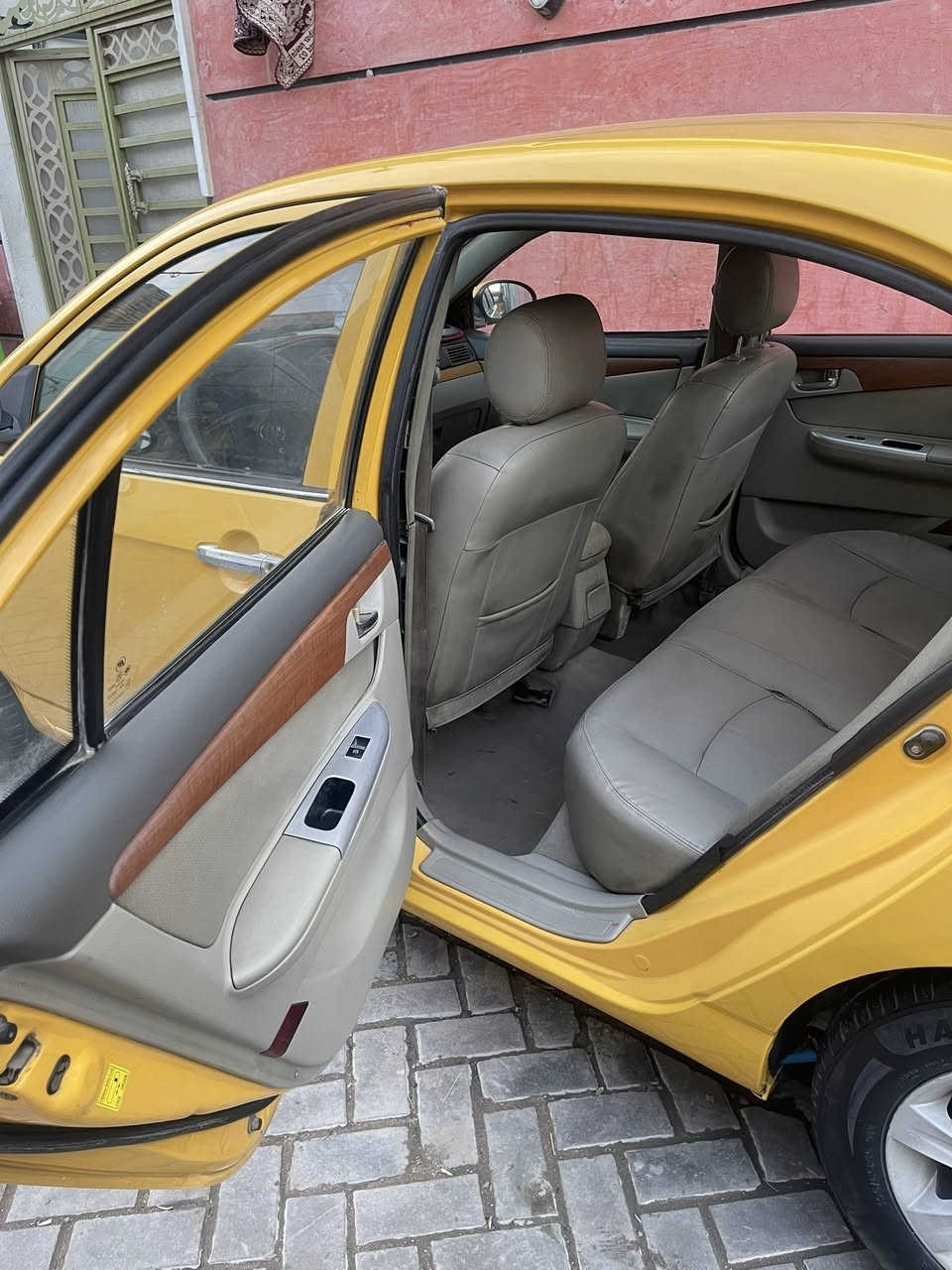 ليفان محور 2011/620 السياره مصبوغه عام جماليه
السعر 45 وبيها مجال 
بغداد مدينه الصدر 
***********
