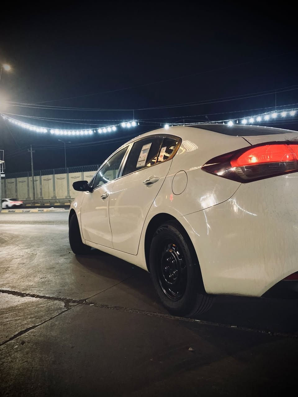 سلام عليكم سياره للبيع سيراتوو2018 نص فول مري شفط تحكم بستيرن سنويه صاقطه 2023 وسونارها موجود بصوره 
اتصال ***********
