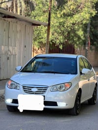 شباب عندي النترا موديل 2010 بسمي رقم انكليزي شرط التحويل بيها جاملغ ام...