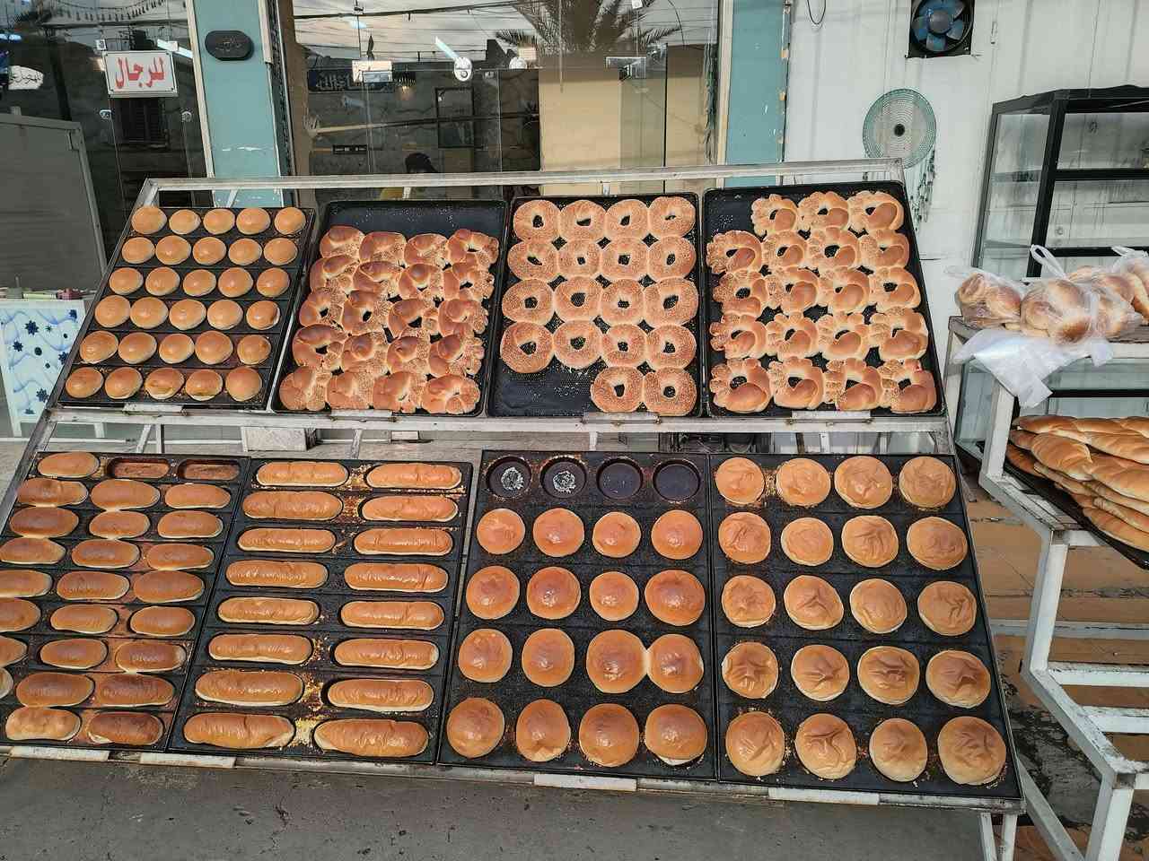 السلام عليكم خلفه صمون كهربائي وجرك وفطائر وشعير محتاج شغل وهاذه رقمي ***********
