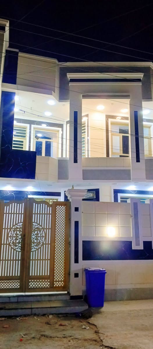 السلام عليكم عندي بيت للبيع 150 متر   اربع غرف نوم استقبال وصالتين حمامات اثنين بناء2025 بغداد الامين الثانيه شارع المكاتب يم روضه اليقين قريب على قناة  ***********
