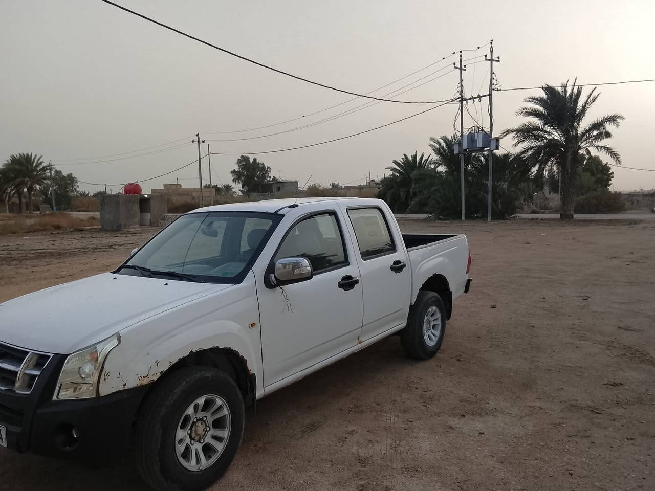 جنبي ١٣ ماشيه ١١٥ الف سنويه  جديده بارد جاملغ الأمامي  أسعر ٥٣  ***********
