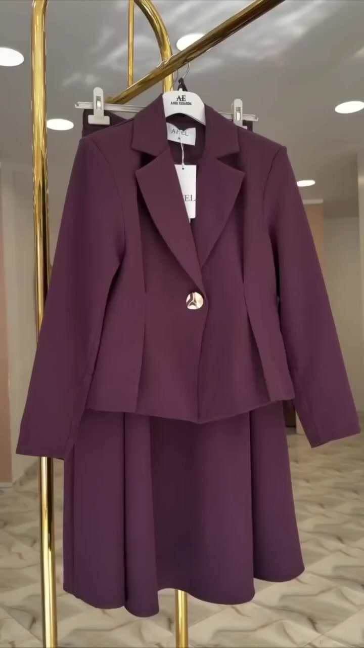 طقم رسمي كوالتي عالي قماش دابل ايطالي مبطن 
قياس 48/46/44/42/40/38/
متوفر


**إذا كنت صاحب هذا الإعلان وتريد حذفه لأي سبب، رجاءا أرسل رسالة إلى الدعم الفني**