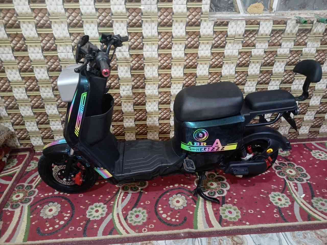 السلام عليكم دراجه شحن للبيع زيرو ٢٦ ماخذهه ب٧٠٠ رايدهه ب٥٠٠ مستعجل ع بعيتهه صار اسبوعين من اخذتهه 
لاتصال ***********بي واتساب 
***********اتصال
