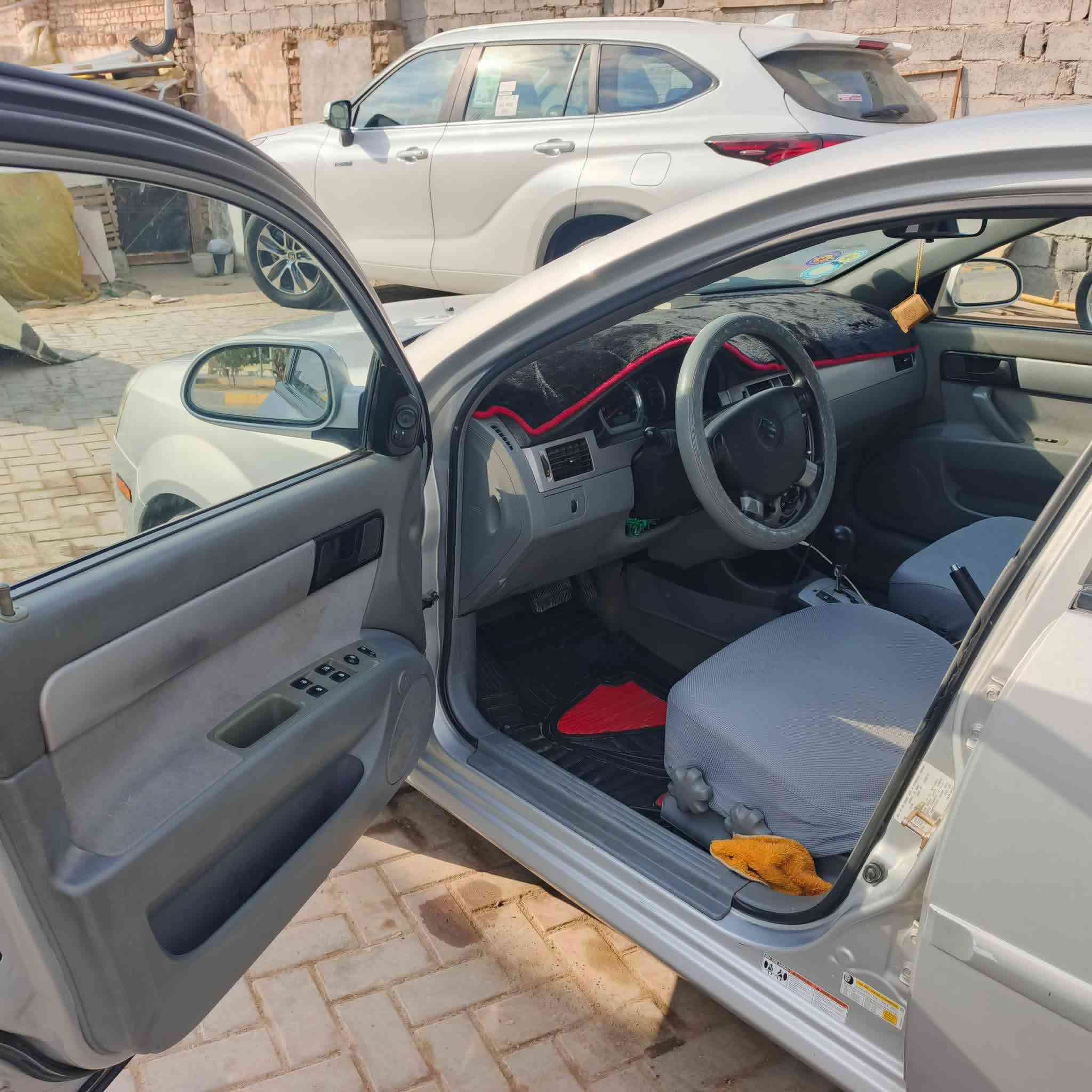 سلام عليكم سياره سوزوكي فو رنزه رصاصي فضي 2007 سياره ماشيه 73الف حقيقي سياره جديده اخد زيرو سياره كفاله عامه من نقطه صبغ بلاديه ولا جراد سياره بيه ضربات تصلح عل بارد  مثل مموضح بل صوره مكينه لا تبخير ولا دخن مكينته ثلج من داخل ورقمه بغداد تحويل ثاني يوم سنويه تصقط 2028 سعر 65$ مكاني صلاح الدين قضاء بلد سيد محمد (ع) رقم  ***********بسبب وعود كاذبه
