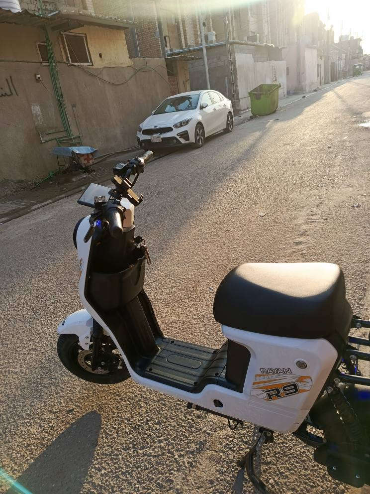 السلام عليكم دراجه شحن R9 موديل 25 سعره 450 الف نظيفه كلش بطارياتها جديده و5 بطاريات وصارلها 5 اشهر عندي بطاريات 33 امبير والدراجه كلشي ما ناقصه ثلاث نمر بسرعه 60 حقيقي مكاني البصرة الاصمعي وهذه رقمي *********** لل تواصل واستفسار
