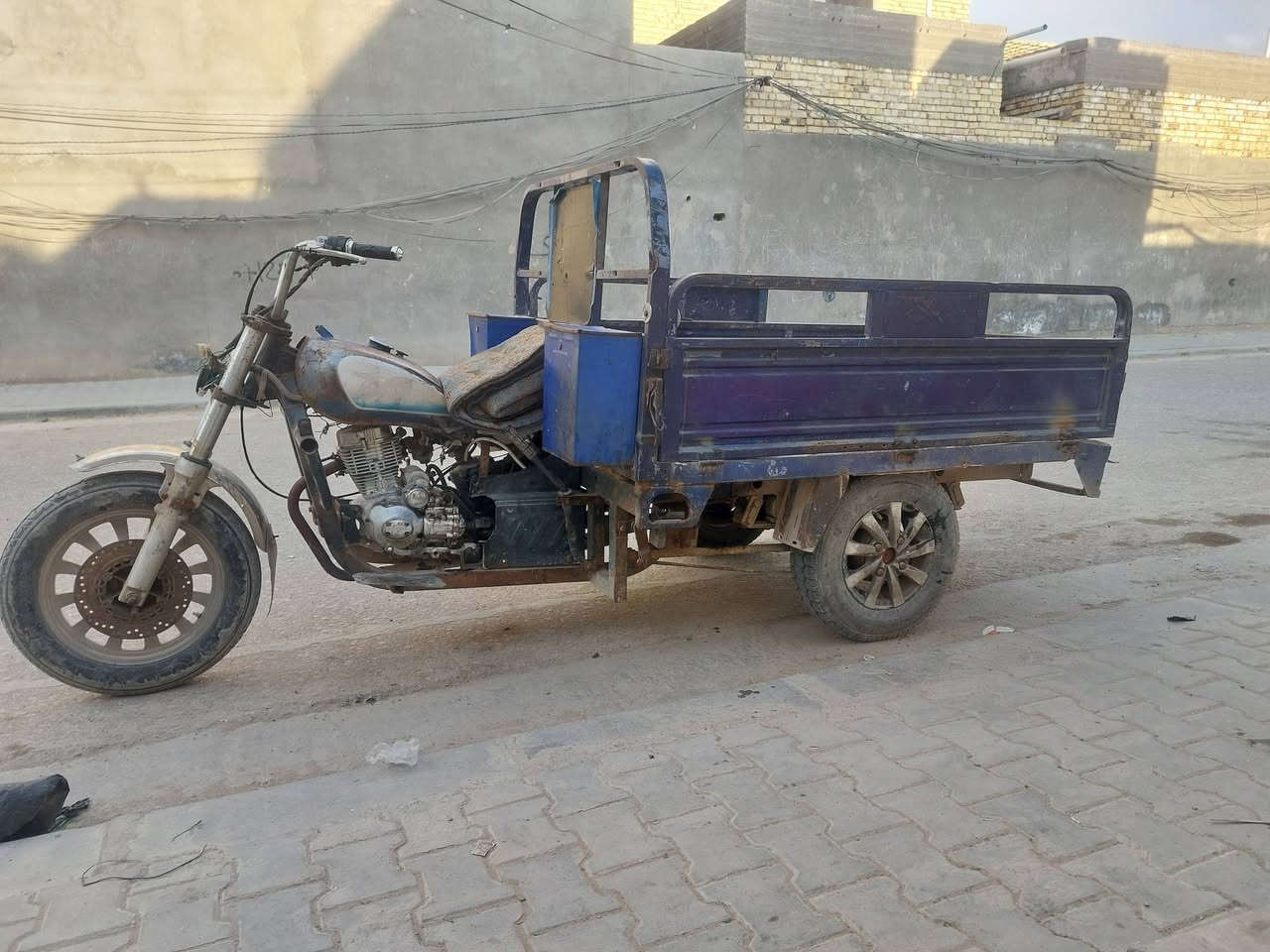 السلام عليكم ستوته جمره للبيع اوراق استنساخ ستوته بها لحيم بالركبه السعر 550 وبيهال عنوان النجف حي الميلاد ***********
