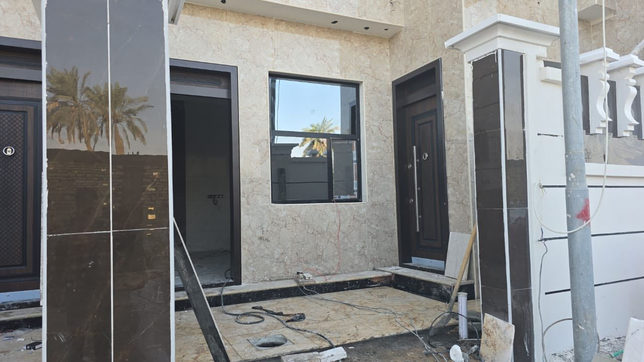 اسلام عليكم توجد بيوت حديثه للبيع طابقين
طابو زراعي عراقي المساحه 150م

البصره ابو الخصيب البهادريه الكطه

يبعد ع شارع العام 200م

البيوت تسليم مفتاح 

)السعر  190) وبيهن مجال 

*********** يوجد واتساب
