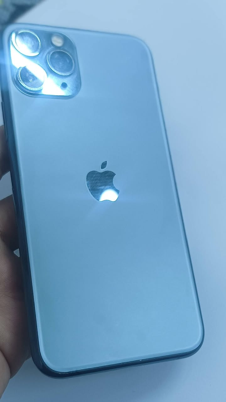 السلام عليكم 
ايفون 11 برو ذاكره 256 مبدل شاشه وبطارية اصلي وكاله وضمان سنه كامله بطاريه100 وفيه علامه بالشاشه بسيطه واضحه بالصوره وما تأثر والكامره الخلفيه فيها مشكله الاماميه مافيها شي السعر 180 ويتوفر توصيل لجميع المحافظات


**إذا كنت صاحب هذا الإعلان وتريد حذفه لأي سبب، رجاءا أرسل رسالة إلى الدعم الفني**