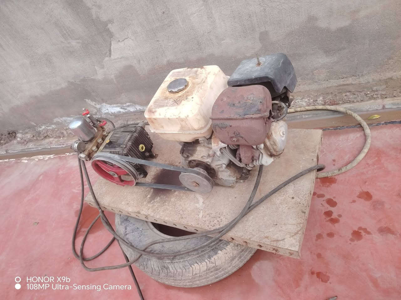 سلام عليكم مضخات غسل 
العدد ء2 كبيره وصغيره 
المكان بغداد 
***********
