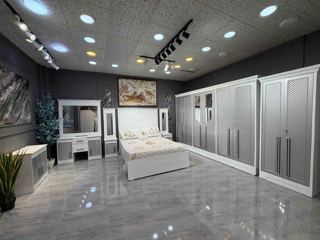 🟤 غرفة عراقية – شغل اقتصادي من أصباغ البوية

التفاصيل الكاملة والقياسات موضحة داخل الفيديو ✅

تتكوّن من 9 قطع بالمواصفات التالية:

✅ الكنتور
•  أبواب CNC
• الخارج: MDF تارس سمك 5 ملم
• الداخل: معاكس أبيض 3 ملم
• الضهر: معاكس أبيض 3 ملم مشدود براغي
• نرمادات شريطية
• الفرشة: بلوك

✅ الصومية
• بلايد أسود
• 6 أرجل 

💰 السعر: 975 ألف فقط

🔸 الشازلون والطابورية إضافة بـ 50 ألف

للطلب أو الاستفسار راسلنا مباشرة ✅


**إذا كنت صاحب هذا الإعلان وتريد حذفه لأي سبب، رجاءا أرسل رسالة إلى الدعم الفني**