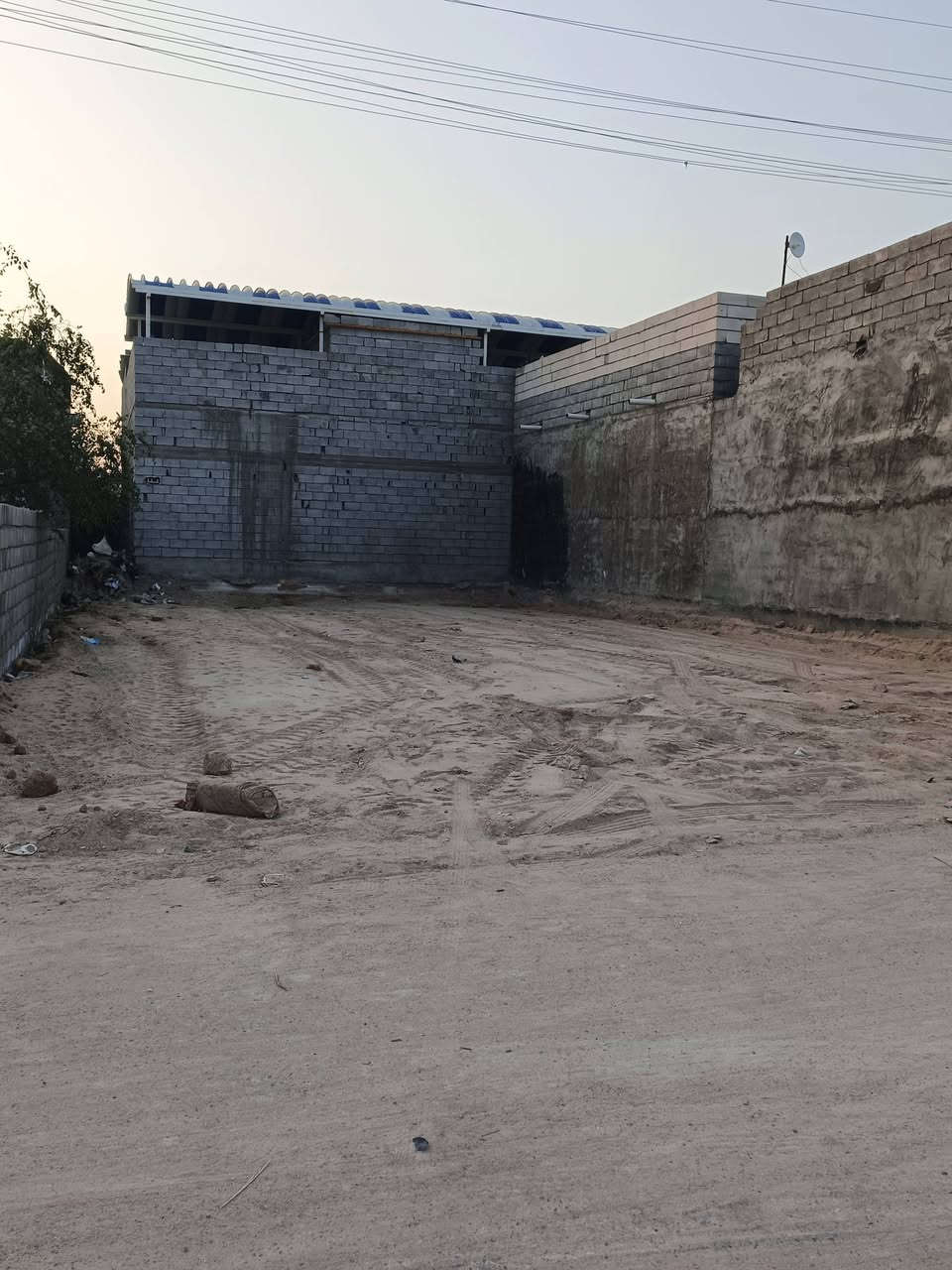 أسعد ألله أوقاتكم بكل خير 🌹
اللاستفسار ***********
توفر قطعه للبيع 🔹

ألمساحه 220 م ⚡
على شارع تبليط 10 م

جميع الخدمات متوفره
مدارس قريبه عليك + ماء + كهرباء + مجاري

نوع العقار : طابو ملك صرف زراعي تتكاتب وي مالك الأرض مباشرةً 

العنوان : أبي الخصيب طريق الوصطي مقابيل مدارس طيور الخصيب الاهليه تبعد عن طريق الوصطي 50 م

سعر 45 وبي مجال
اللاستفسار ***********
