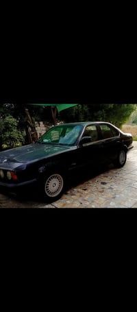 بي ام دبليو للبيع 535i E11.  موديل 1990  سياره بدون حادث سيارة بيه تصل...
