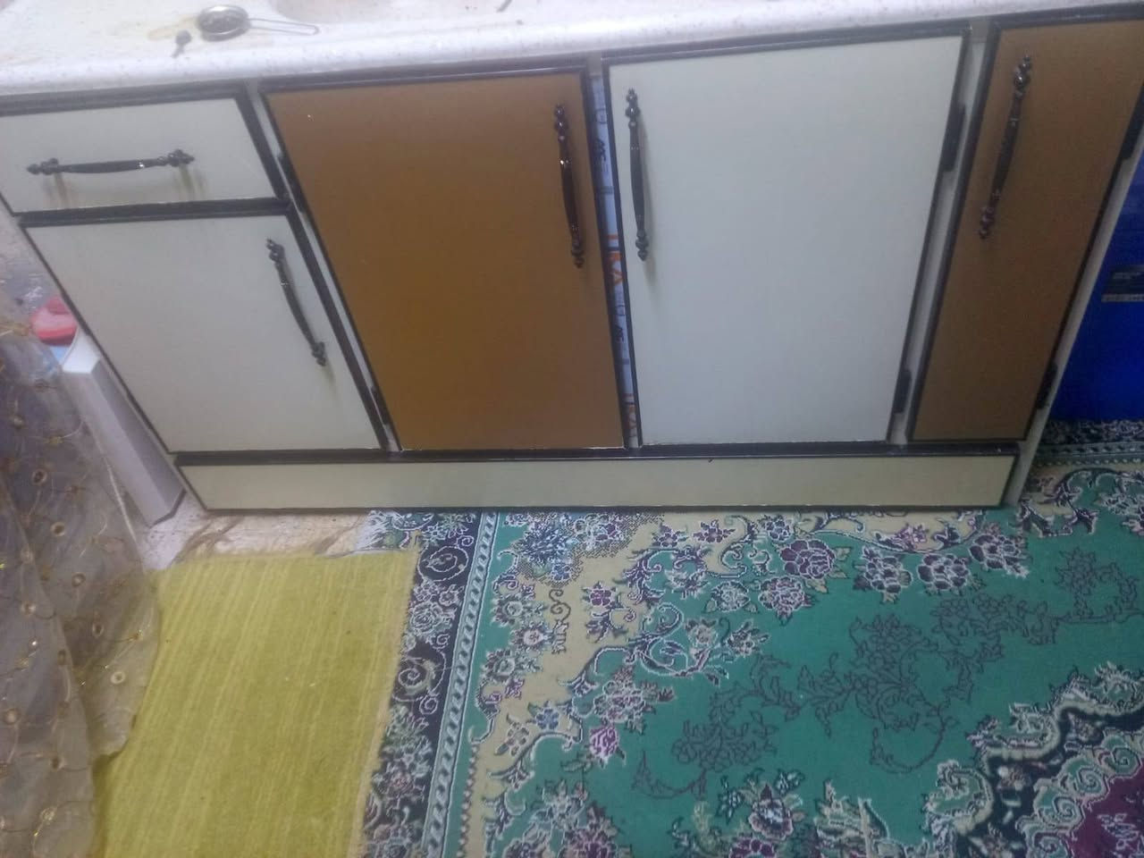 كاونتر المنيوم تركي 
السنك مرمر
السعر ٦٠٠ الف وبي مجال بسيط
المكان ابو غريب الحصوة
***********
