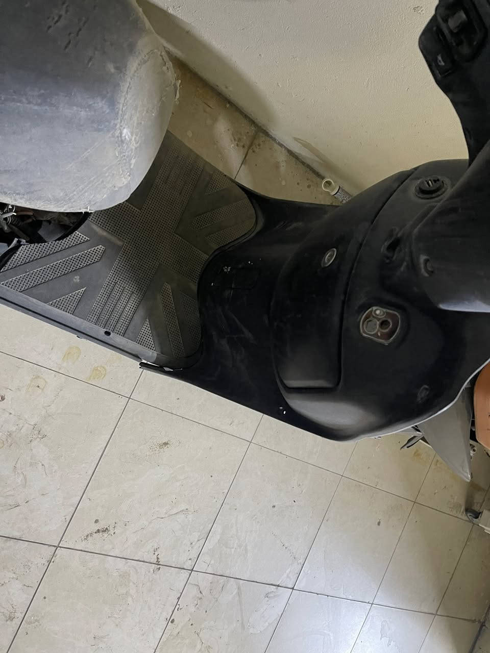 دراجة ليدي لد حديث  بيها اكسل للبيع جديدة للبيع مكينة جديدة قفلها 200 كفراتها جديدة  مكاني بغداد الدولعي 
***********
