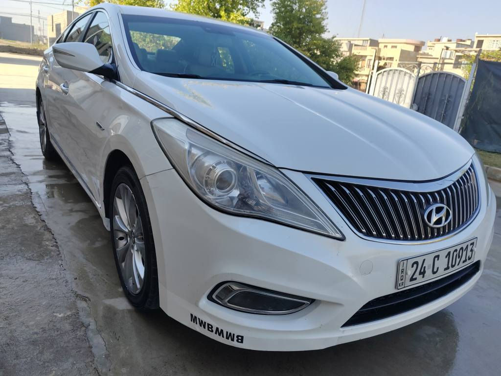 🚘 للبيع: هيونداي أزيرا 2015 خليجي – كلين نادر 🚘
فرصة حقيقية للي يدور سيارة نظيفة، قوية، ومضمونة 👌
السيارة استعمال شخصي ومحافظ عليها بشكل ممتاز.
🔹 المواصفات:
موديل 2015
خليجي كلين كلين
محرك V6 قوي وناعم
كير أوتوماتيك 6 نمر
مكينة وكير شرط فحص
نص فول (كل المواصفات ما عدا فتحة السقف)
مري شفط
تحكمات ستيرن كاملة
مثبت سرعة
نظام دخول ذكي 
 نظام صوتي ممتاز
كشنات جلد مع تدفئة
نظام تدفئة وتبريد
تكييف قوي جداً ❄️
أربع إطارات جديدة
الطخم كامل جديد
صرفية وقود ممتازة مقارنة بحجمها
ثبات عالي وطريق مريح جداً للسفر
🔹 المعاملات:
كفالة عامة
رقم سنوية هزا جديد باسمي 31
رقم السيارة دهوك
تحويل فوري ثاني يوم
⚠️ تنويه مهم: السيارة كلين 100%
بدون حوادث ❌
بدون صبغ ❌
الحمد لله ما تحتاج أي شي… ما يعوزها برغي 🔧
💰 السعر:140 (قابل للتفاوض)
📍 السيارة جاهزة للفحص والاستخدام فوراً. موصل, نينوى


**إذا كنت صاحب هذا الإعلان وتريد حذفه لأي سبب، رجاءا أرسل رسالة إلى الدعم الفني**