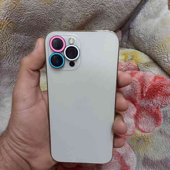 سلام عليكم ايفون 12 برو ماكس ذكره 256 بطاريه 91 جهاز نضيف بيه شخط بل ضهر كلش صغير او ما مثر مكان شهداء العبيدي *********** سعر خاص جهاز مامبدل بيه شي
