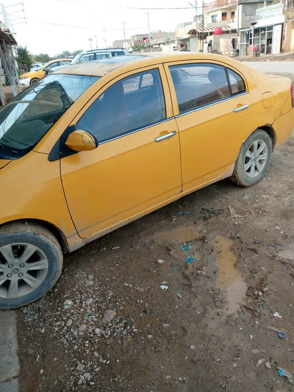 السلام عليكم سيارة ليفان للبيع موديل 2011محرك كورلة أوتوماتيك  السيارة كير محرك اكسل شواصي خير من الله السياره حلوة مال بيت السعر٣٥ وبي مجال الاتصال والاستفسار على الرقم ***********
