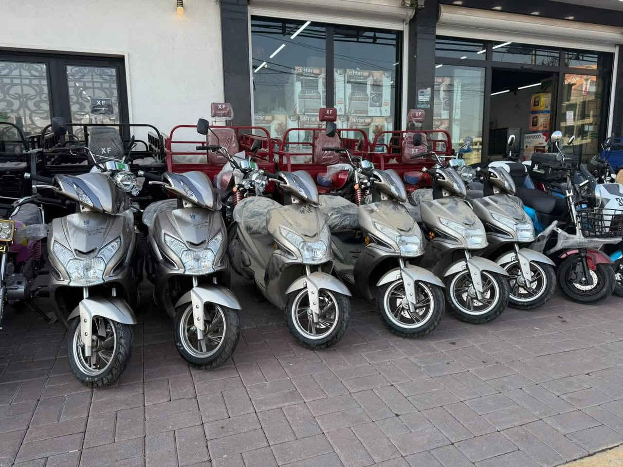 🔥 الوحش "بترابه" وصل.. هاوجي الأصلي بالأقساط! 🏍️💨
يا أهل الرمادي.. يا أهل التأميم. للي يدور الكشخة والمتانة! 😎
متوفر الآن ماطور رص هاوجي (Haojue) باللون الرصاصي المميز 
، كامل الموصفات وجاهز يبيض وجهك بالطريق.

ليش هذا العرض ما يتفوت؟ 👇
✅ اللون الملكي: لون ترابي مميز ونادر.
✅ قانوني مية بالمية: مرقم وجاهز مع السنوية (باسمك وبدون تعقيدات).
✅ كامل مكمل: الماطور بحالة الوكالة وجاهز للعمل.

💳 العرض الأقوى: أقساط مريحة جداً!
بالتعاون مع (جمعية التراث الاستهلاكية)، كدرنا نوفرلك نظام أقساط يريحك وما يضغط على ميزانيتك.
استلم ماطورك اليوم وسدد براحتك! 💸✨

📍 العنوان والموقع:
تفضلوا بزيارتنا، أهلاً وسهلاً بالجميع:
📌 الأنبار - الرمادي - حي التأميم.
📌 شارع النخيل - مقابل محطة النخيل مباشرة.

📞 للحجز أو الاستفسار:
تواصلوا معنا عبر الرسائل ✉️ أو زورونا في الموقع.
#الرمادي #الأنبار #حي_التأميم #هاوجي #أقساط_مريحة #دراجات_نارية #جمعية_التراث #Haojue


**إذا كنت صاحب هذا الإعلان وتريد حذفه لأي سبب، رجاءا أرسل رسالة إلى الدعم الفني**