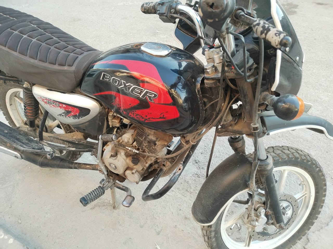 سلام عليكم ورحمة 
بوكسر للبيع موديل ٢٠٢1 مجفته كامله سعر 1900 مكاني ام الكبر والغزلان
***********
