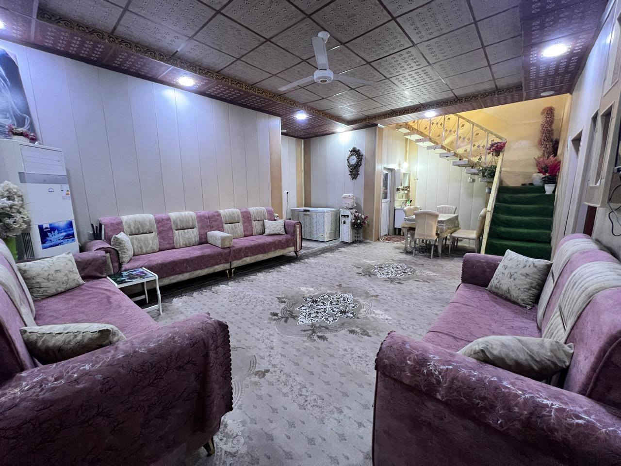 دار للبيع في الجمعيه الثانيه كاع ناطق الطريحي طابو زراعي السند باسمي 200 م
يحتوي على

ثلاث غرف نوم

4×5 وحده

4×4 اثنين

صاله كبيره 5×9

 الاستقبال 4×6

المطبخ 4×4

غرفه على السطح مخزن سندويج 4×5 

صحيات داخليه غربي وحمام

صحيات خارجيه

ممر خارجي على طول البيت العرض 1 متر

البيت على الشارع تبليط

السطح كله شتايكر

البيت عكاده مبني بالطابوق

للتواصل والاستفسار الاتصال على الرقم

*********** +واتساب
