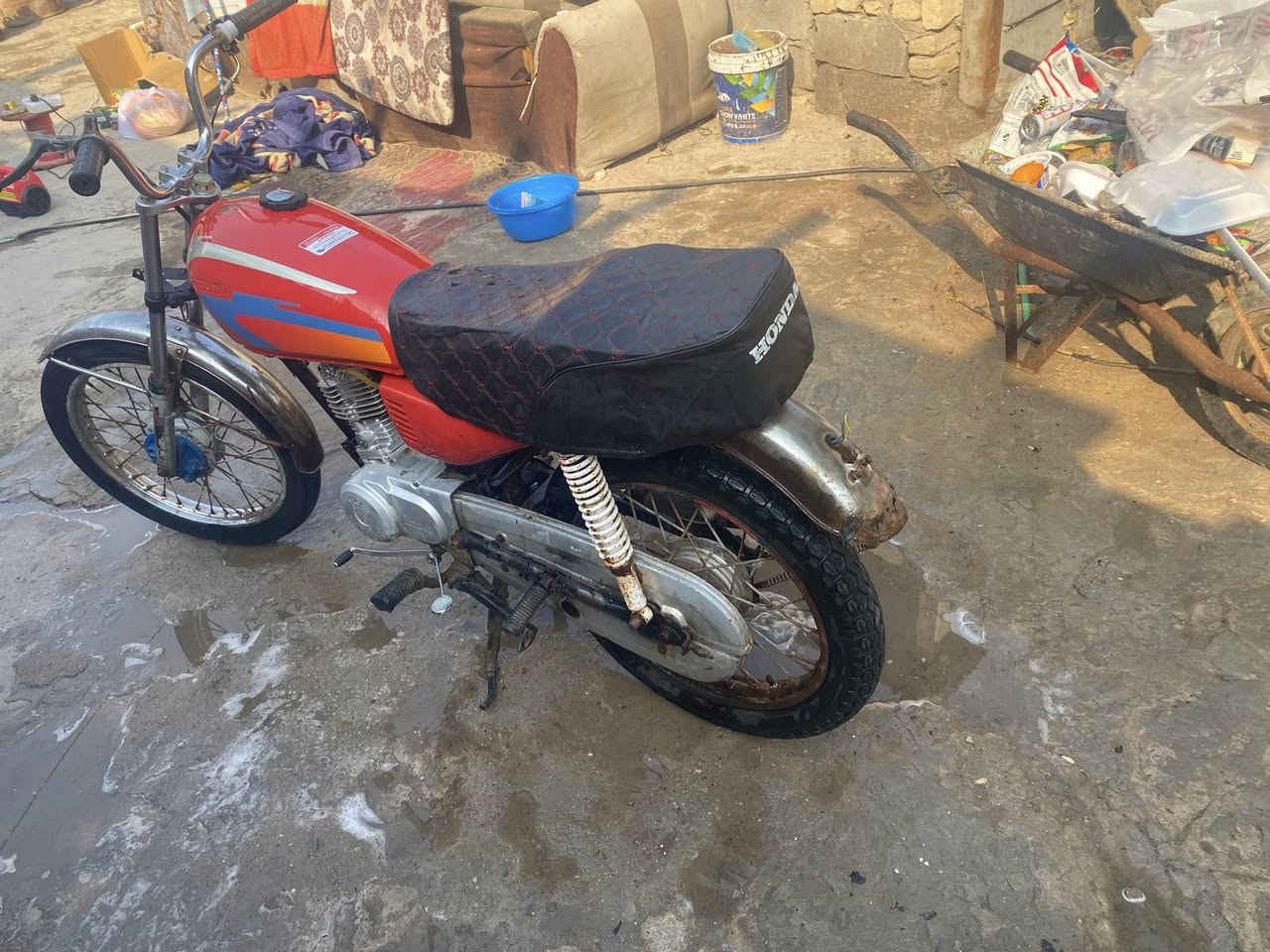 سلام عليكم دراجه أيراني أدوا ت نضيفه مكينه نضيفه ونعامه دراجه حلوه كلشي بيها جديد بيعا سريعه رايدهه300وبيها مجال مكان البصره خمسميل هاذه رقم ***********
