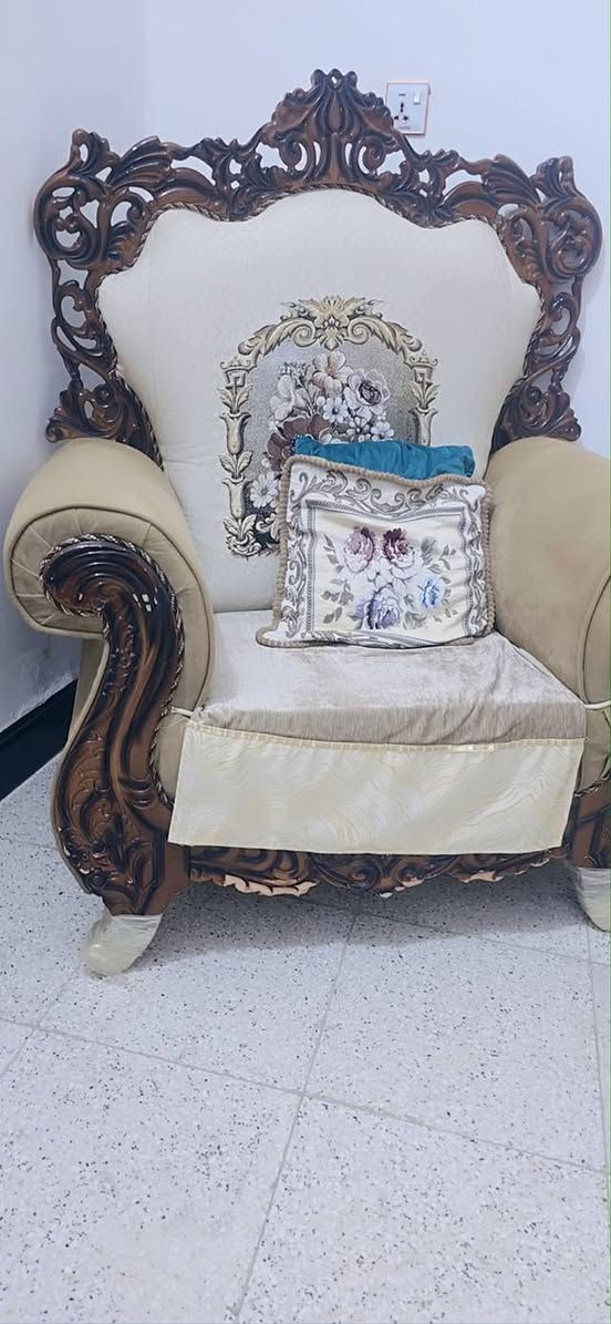 تخم ١٠ مقاعد نظافته مثل مبين بلصور السعر ٤٥٠
وبي مجال استفسار اكثر اتصل مكاني حولي ١٠٠
استفسار *********** كربلاء, العراق
