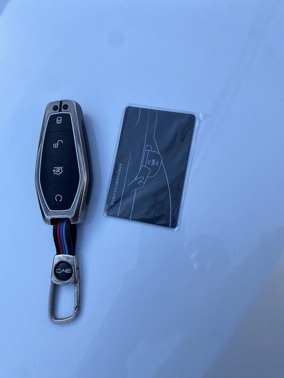 السلام عليكم
2025كن بلاص داخل ابيض 

وياه كارت شاحنه اصليه  ومغلفله لايلون حراري للحمايه  وغراضه كامله 

ماشيه 13 الف 

السعر 17500 

مكاني بغداد 

***********
