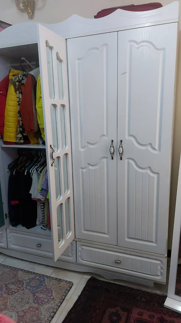 ***********
شراي يتفضل واتساب
غرفه تركي كانتري ٨ قطع تكمه سعر كلش مناسب عنوان بغداد حي الجهاد
