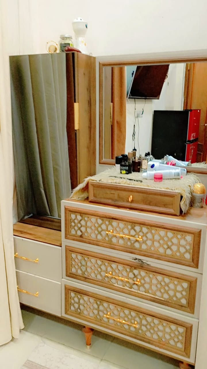 غرفه تركي للبيع ظخمه للاتصال ***********
