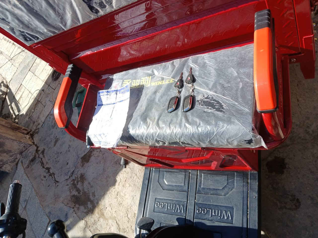 سلام عليكم ستوتة شحن للبيع جاهزة من كلشي موديل 2026  مكاني بغداد رقم ***********
