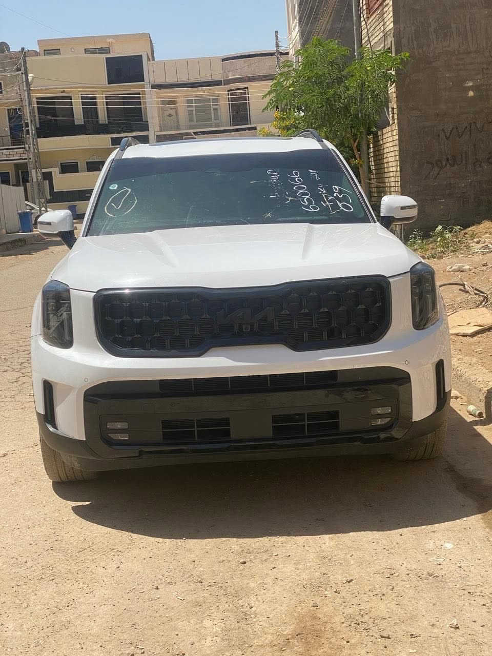 الـــســيارة للـــبيــع

السيارة جاهزه من كلشي 
نــوع الــســيارة:- كيا — تلورايد  SX 
لون بيض صدفي
الــــمــوديــ 2025 رقم بغداد كتاب شهداء بسمي
حــجـم المحرك:-ستة سلندر 3800

الـــضـــرر: كما موضح بالصور 
‏السيارة ماشية 5لف  قابل زيادة 
                    الـــــمـــواصــفـــــات
1-شاشة كبيرة 
2-كامرة خلفيه 
3-حساسات خلفية 
4-تحكم أستيرن
5-فتحة السقف عدد اثنين 
6-بصمة تشغيل 
7-بصمة أبواب
8-تشغيل عن بعد 
9-نظام ترحيبي عند الأقتراب 
10-رادار أمامي للوقوف الذاتي
11-رادار خلفي للوقوف الذاتي 
12-رادارات جوانب
13-تحديد المسار للقيادة الذاتية 
14-كشنات جلد
15-كشن الساعة كهربائي 
16-كشنات الخلفية منفصل
17-تدفئة كشنات
18-سبعه راكب
19-ثلاث قطع تبريد
20-ماوس تحكم بنظام القيادة 
21-لأيتم زنون 
22-لد نهاري 
23-كشافات زنون بلادي 
24-ويل كب بلادي
25-شاحن جوال لاسلكي 
26-أطفاء ذاتي
27-هند أبريك بصمة 
28-داخل لون حمصي مميز 
السعر الواتساب الخاص
***********

العنوان:-بغداد الدوره
