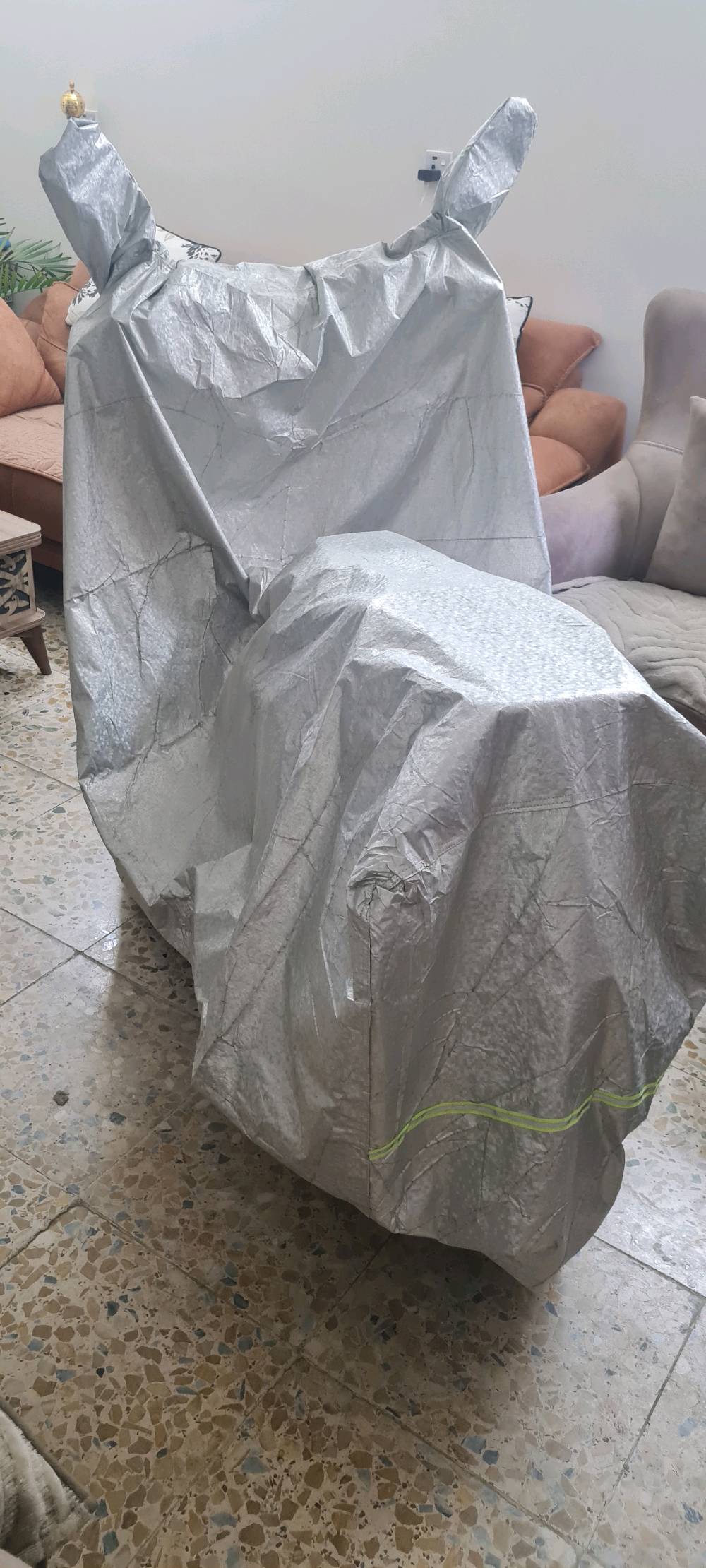 السلام عليكم دراجة شحن فضائي جديدة غير مستخدم زيرو مماشية من النقل للباب ملف ٢٠٠٠واط ٦بطاريات مسطرة حجم كبير سرعة ٧٥_٨٠كلم المسافة بالشحنة ٧٠_٨٠ كلم نظام٣سرع لايت زينون لونين ابيض وشمسي نشرات ملونة متغيرة بصمة وسويج تشغيل نظام حماية ضد السرقة إطارات حجم ١٢بريكات دسك هيدروليك دبلات امامي وخلفي هدروليك مساحة خزن واسعة شحن موبايل قاطع دورةمع هدية جادر كبير وغلاف كشن طبي العنوان بغداد رقمي ***********
