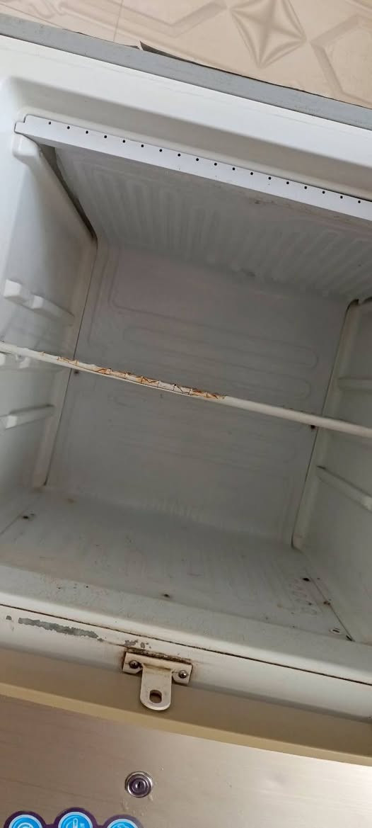 السلام عليكم ثلاجه مستعمله نضيفه شغاله تجميد مالها يخبل مكاني سبع البور***********سعره200وبيه مجا
