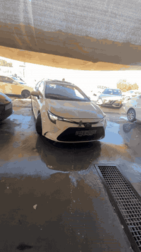 السلام عليكم
كورلا مديل 2023 هايبرد وارد ياباني بدون حادث فقط سرقة جاملغات وبنيد ومبدلات نفس الون بدون اي صبغ رقم بغداد دولي بسمي السيارة جاهزة كير محرك تبريد ثلج محرك 1800 صدر جديد تخم تاير جديد شباب لميعرف شنو وارد يابان ليتعبني 
المواصفات فوللل عدا ( الفتحة )
بصمة
دخول ذكي
تحكم مقود جهتين
رادار امامي
اشاير مري
شاشة كبيرة
شاشة اعطال
حساس اطارات
السيارة جاهزة من كل النواحي السعر 145 وبيهة مجال مكاني بغداد الدورة شارع 60 الهاتف ***********
