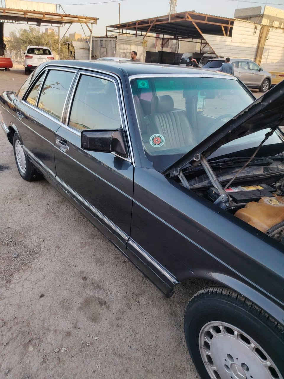 سلام عليكم مارسدس رئاسي حجم ٣٠٠ مديل ٨٥ السعر ٧٠ الرقم *********** بغداد
