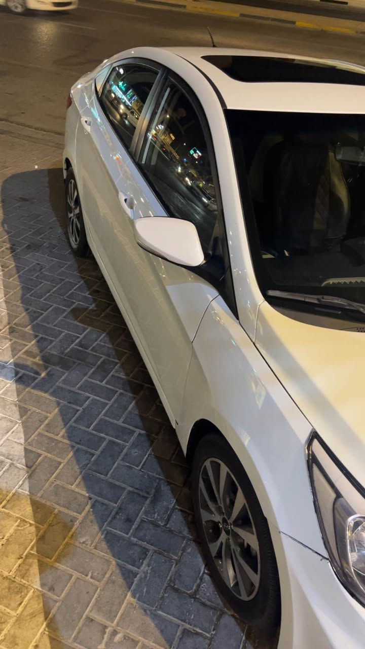 سلام عليكم ورحمة الله وبركاته للبيع هونداي اكسنت مديل ٢٠١٦السيارة فول واحد على واحد مكينة ١٦٠٠
السنوية تنتهي نهايت ٢٨ حلوة وعليها نصبة حلوه تجي وتشوف بعينك السعر ١٠٠ وبيها مجال مكان السيارة البصرة الطويسة 
*********** البصرة, العراق
