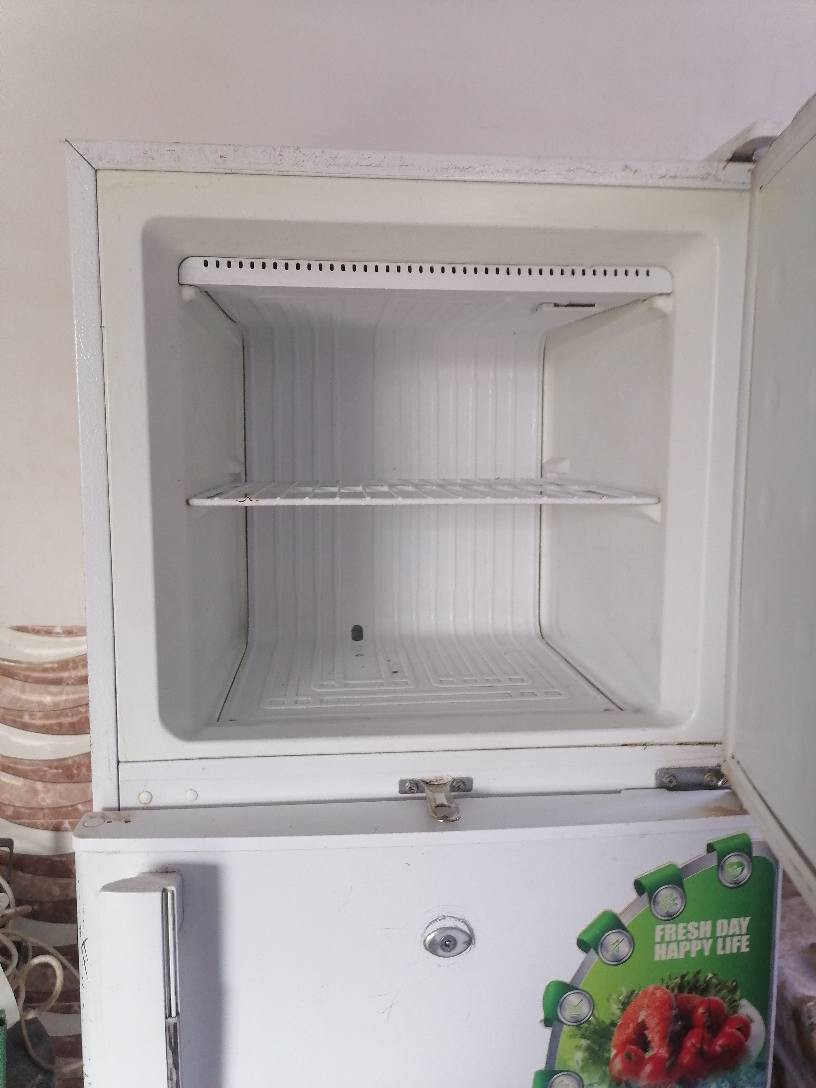 ثلاجة اللبيع شغل سعرا ١٠٠ بي مجال كركوك حي العروبه يم ملعب خومسي او وكف قديم حجم ١٤ قدم كل بلادي شركة مابي اي عيب شغال بل شرط ٧ايام ضمان
***********
*********** كركوك, العراق
