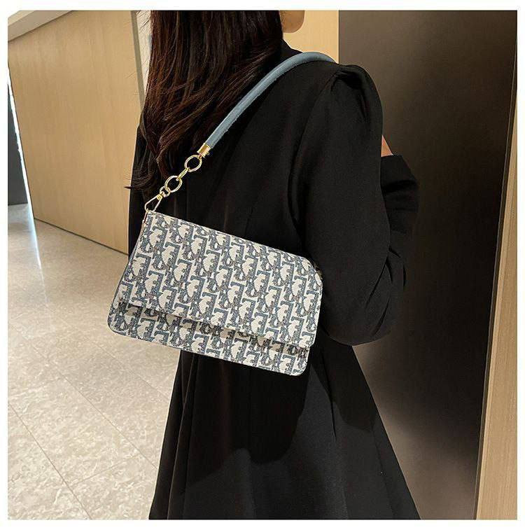 العرض الأقوى وصار ميتفوت! 👜🔥
حقائب كوالتي عالي، ألوان تجنن، وسعر خيالي بـ 5 آلاف بس!
المفاجأة: التوصيل صار موحد.. سواء أخذتي قطعة وحدة أو درزن كامل، التوصيل يبقى بـ 5 آلاف فقط لكل العراق! 🚚🇮🇶
جمعي صديقاتج وطلبوا سوا حتى توفرون بالتوصيل
حجز وتساب ***********
